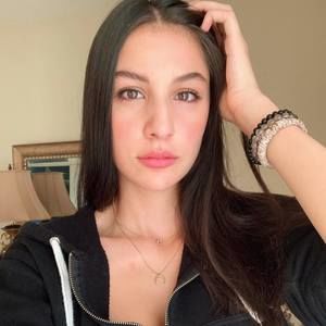 Meet your Posher, Mikaela